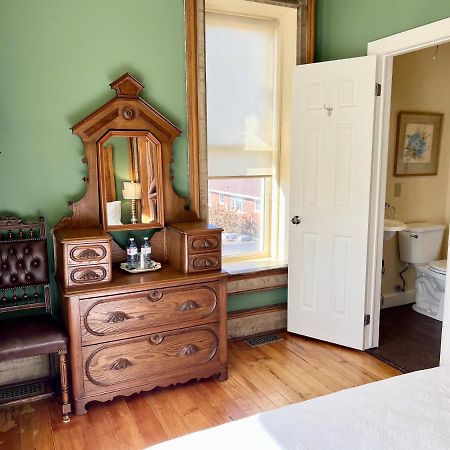The Woodbridge House Hotel Kingsville Bagian luar foto