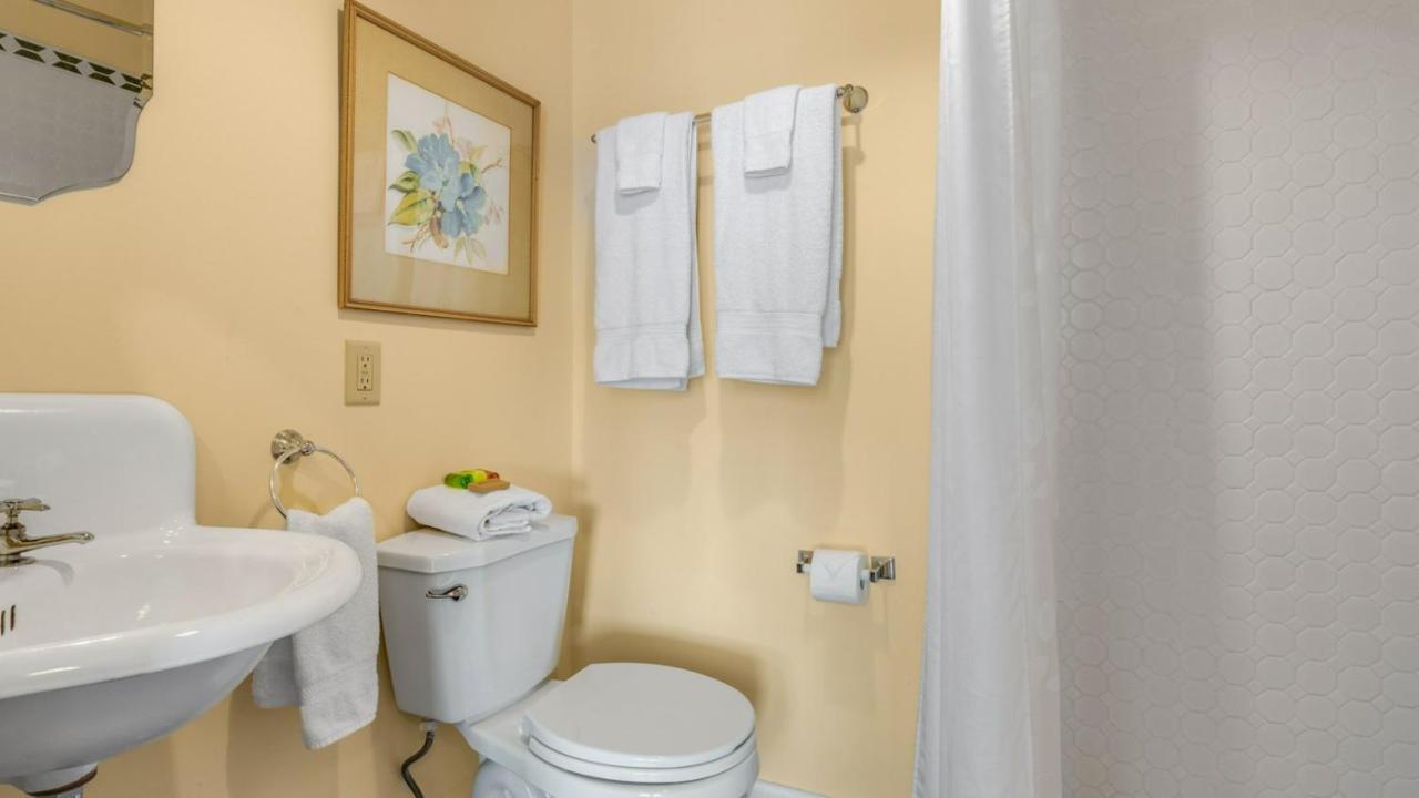 The Woodbridge House Hotel Kingsville Bagian luar foto