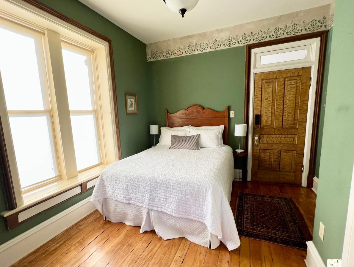 The Woodbridge House Hotel Kingsville Bagian luar foto